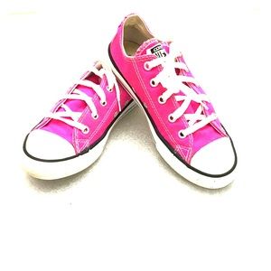 Girls converse